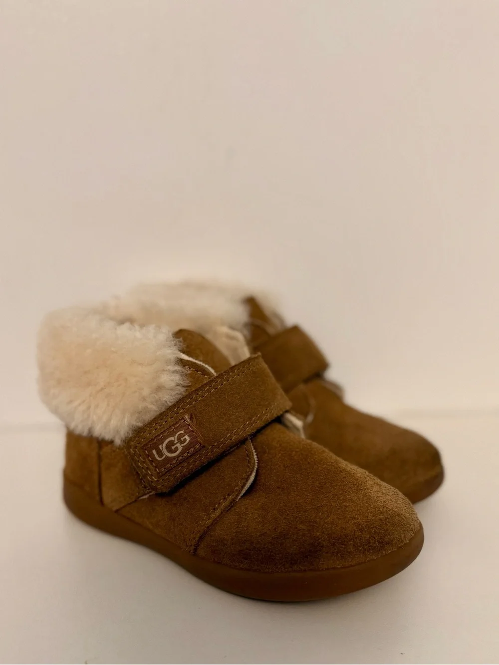 Ugg Toddler Nolen Boots, 9 US Faux Fur Lined Suede Boots chestnut Brown Unisex